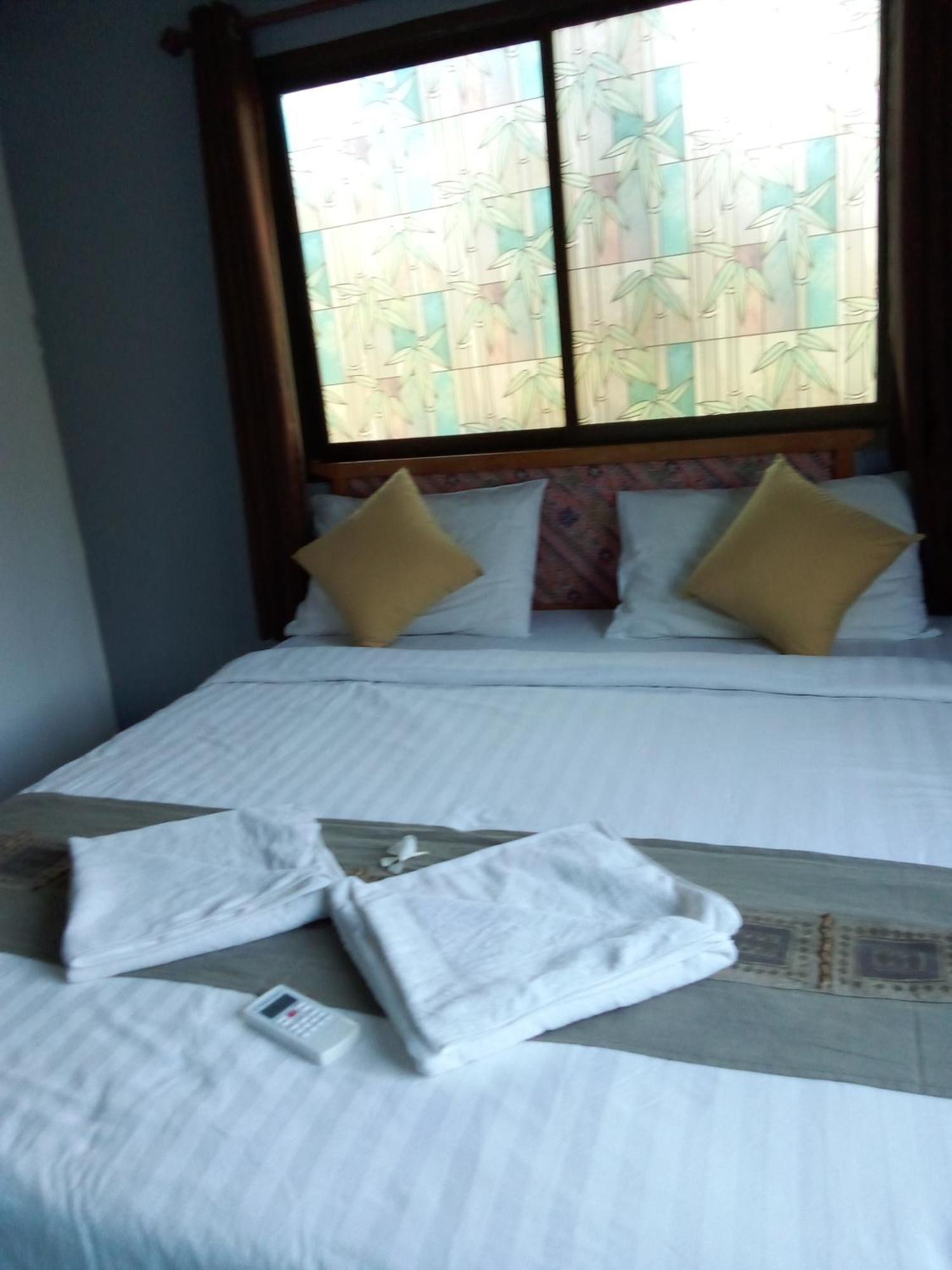 Nin Kantiang Bay Koh Lanta Exterior photo