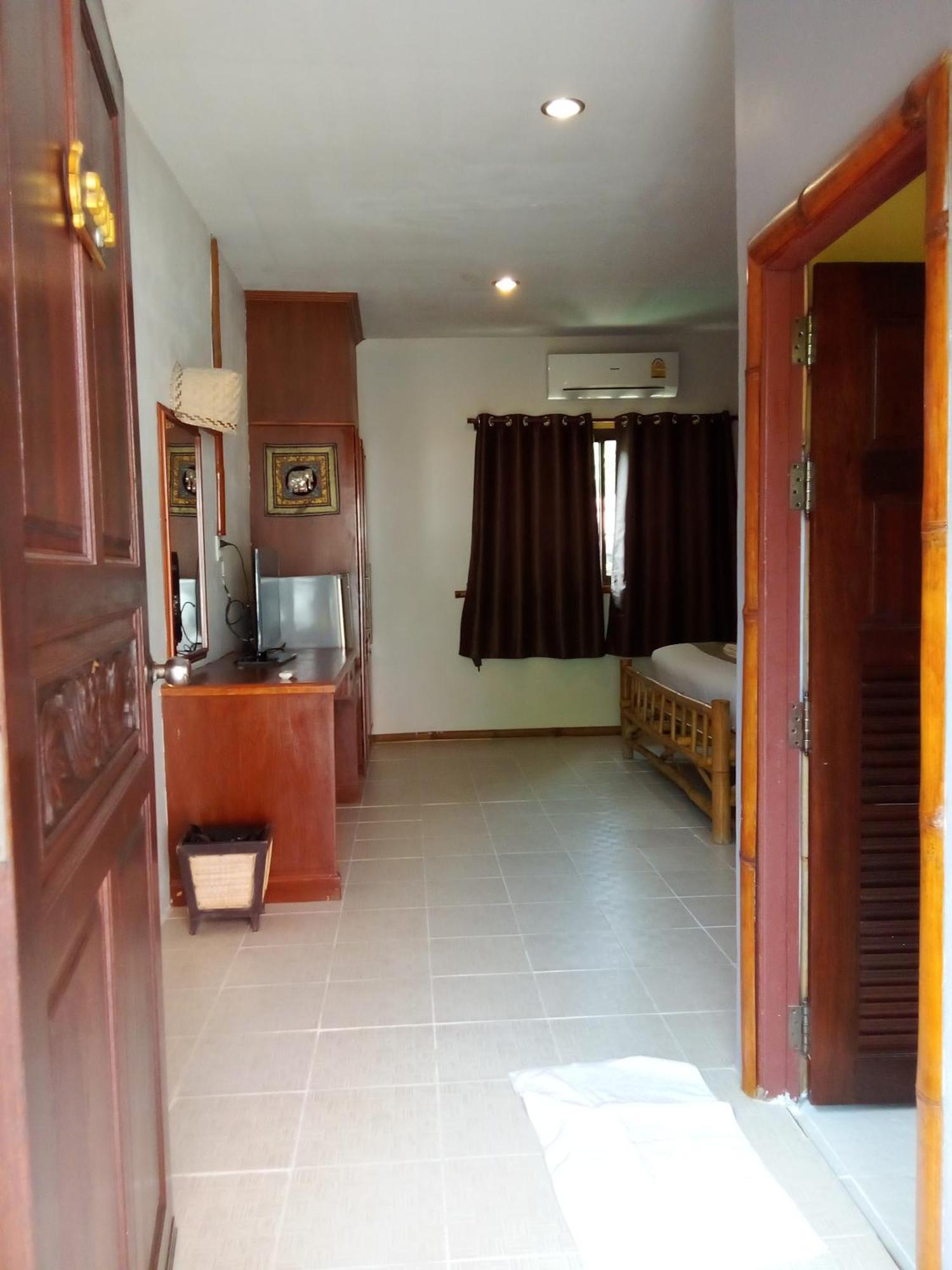 Nin Kantiang Bay Koh Lanta Exterior photo